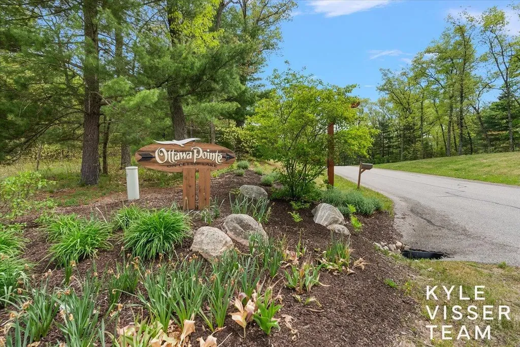 5109 E Manitou Way Croton Township MI 49337