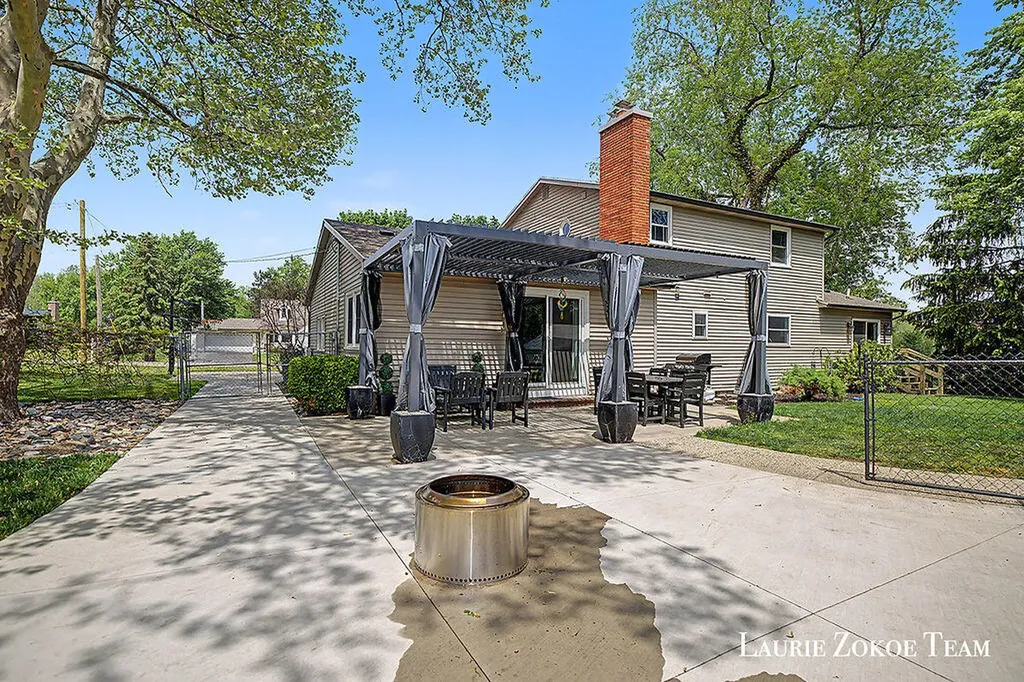4564 Fenwood Street SW Walker City MI 49534