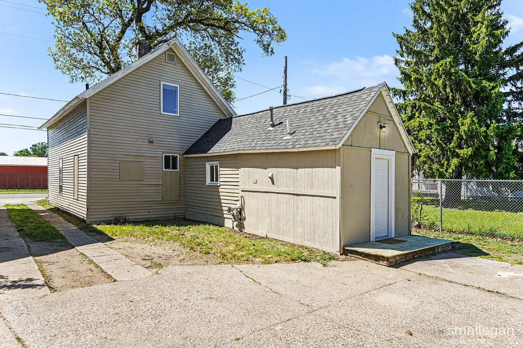 1316 Sanford Street Muskegon City MI 49441