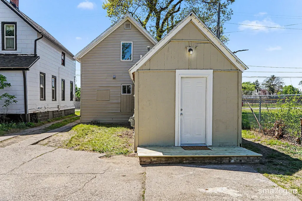 1316 Sanford Street Muskegon City MI 49441