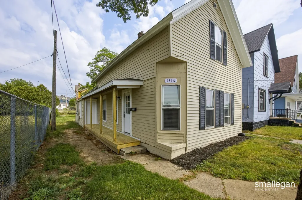 1316 Sanford Street Muskegon City MI 49441