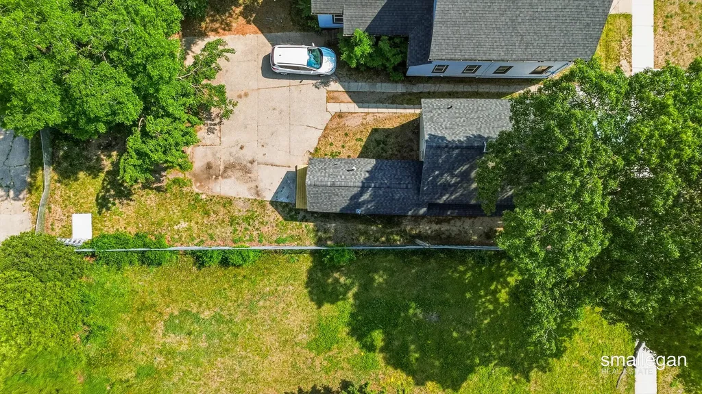 1316 Sanford Street Muskegon City MI 49441