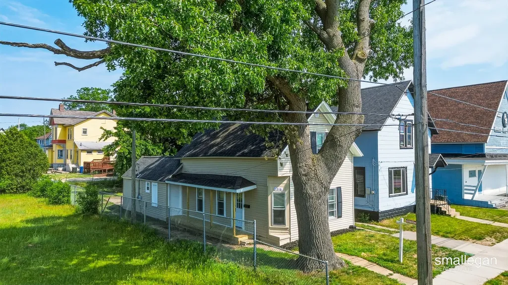 1316 Sanford Street Muskegon City MI 49441