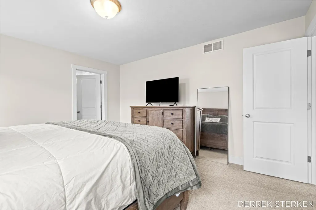 2983 Raspberry Lane Holland Charter Township MI 49424