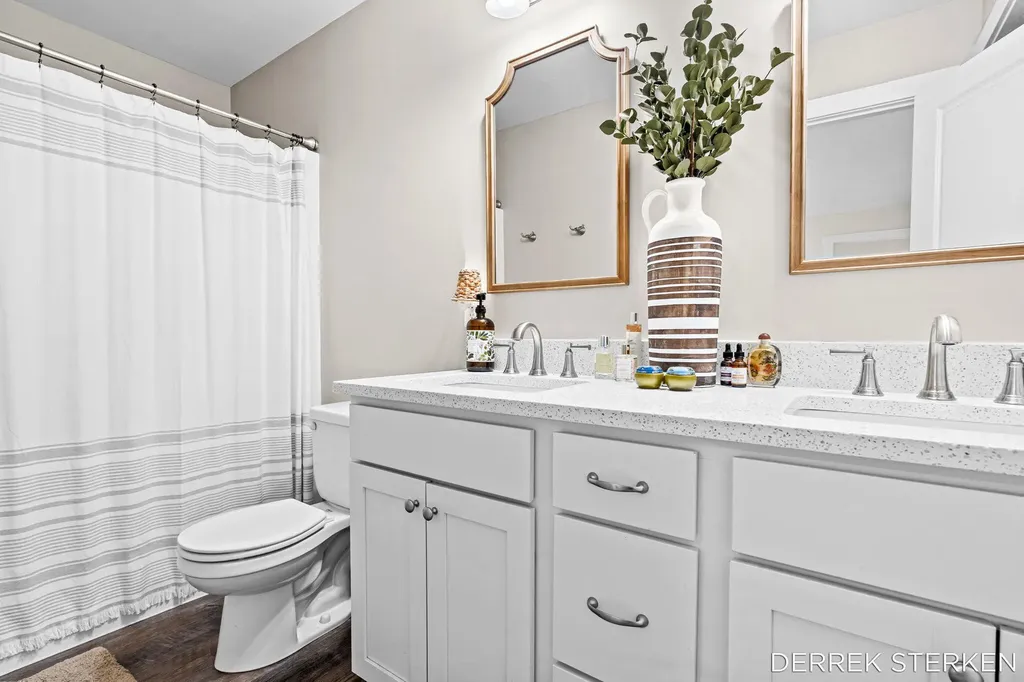 2983 Raspberry Lane Holland Charter Township MI 49424