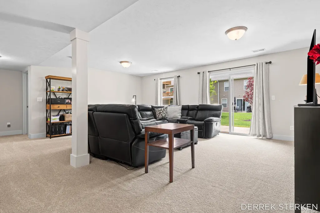 2983 Raspberry Lane Holland Charter Township MI 49424