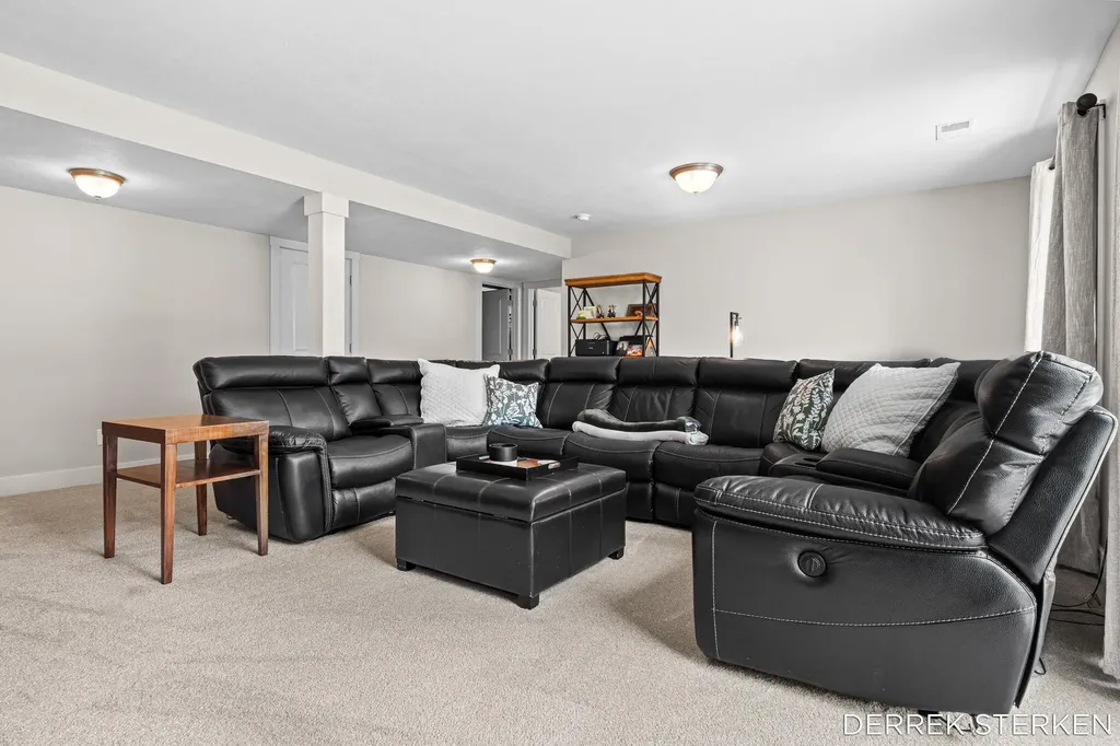 2983 Raspberry Lane Holland Charter Township MI 49424