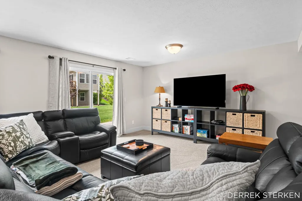2983 Raspberry Lane Holland Charter Township MI 49424