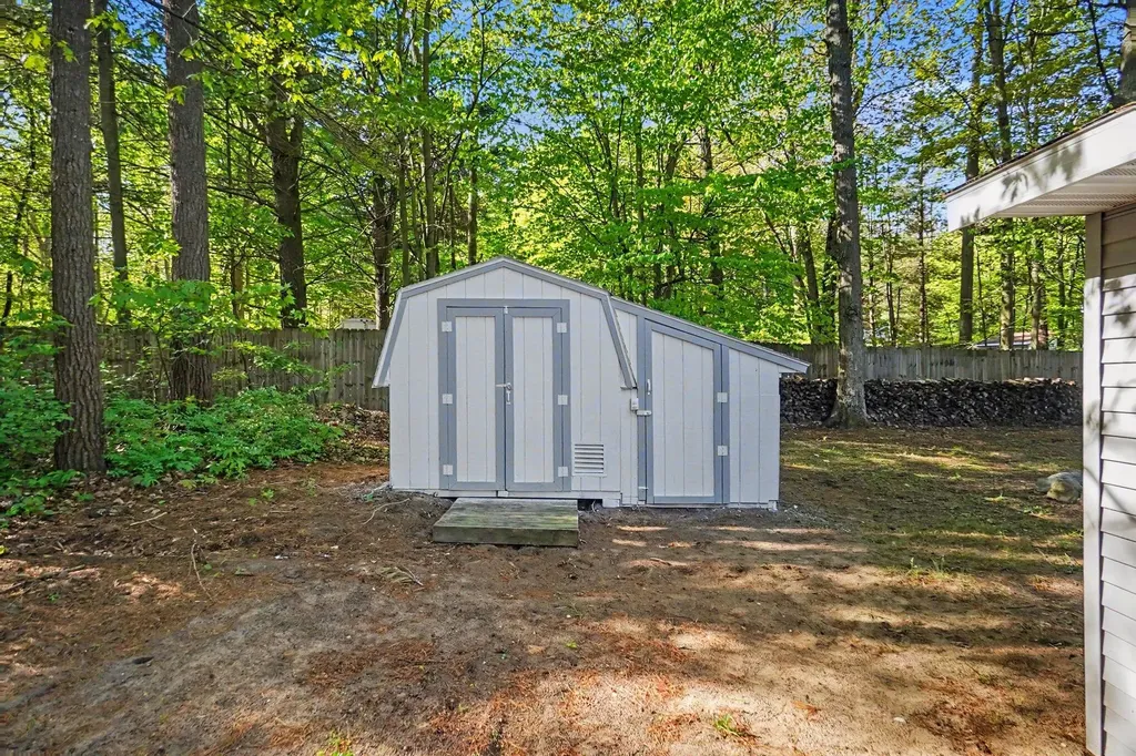 9751 W Silver Lake Road Golden Township MI 49436