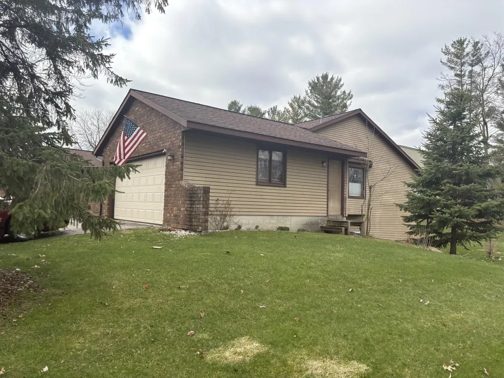 11279 Whispering Creek Drive Allendale Charter Township MI 49401