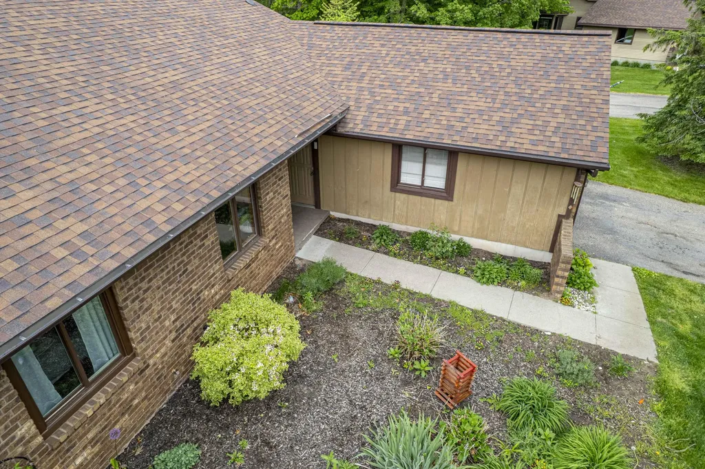 11279 Whispering Creek Drive Allendale Charter Township MI 49401