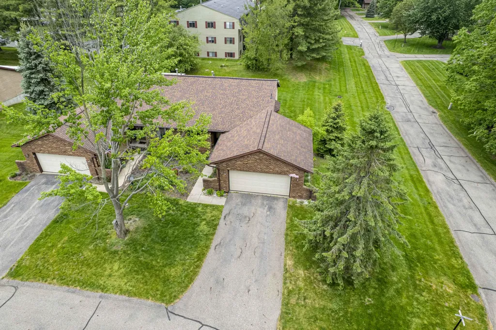 11279 Whispering Creek Drive Allendale Charter Township MI 49401
