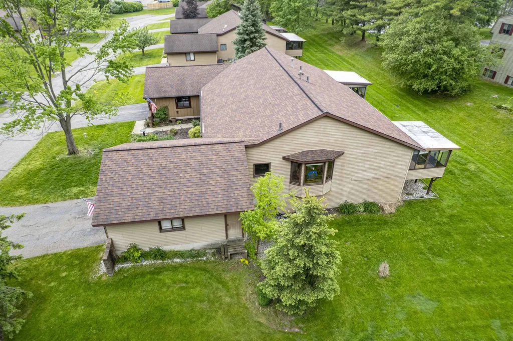 11279 Whispering Creek Drive Allendale Charter Township MI 49401