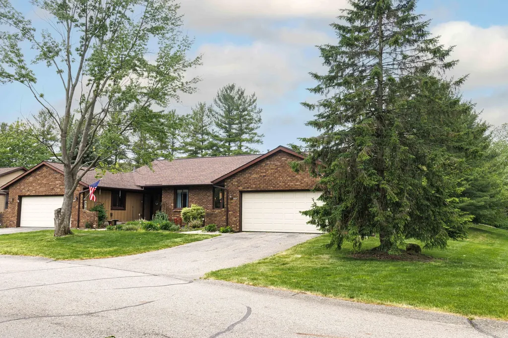 11279 Whispering Creek Drive Allendale Charter Township MI 49401