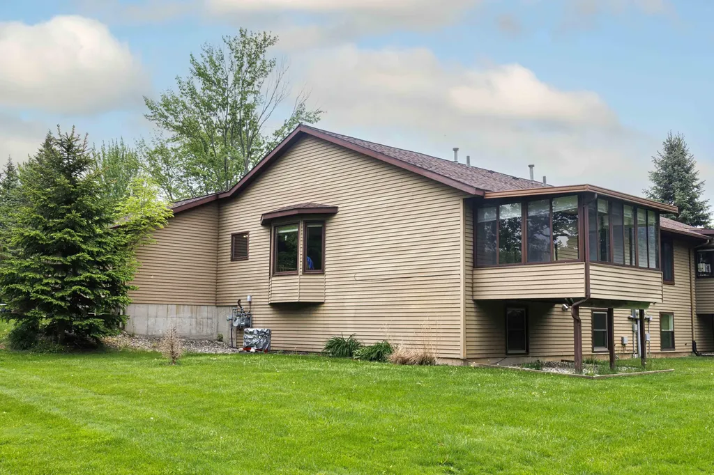 11279 Whispering Creek Drive Allendale Charter Township MI 49401