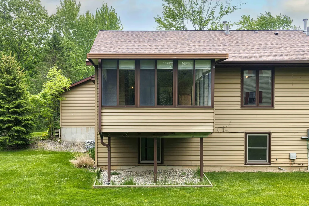 11279 Whispering Creek Drive Allendale Charter Township MI 49401