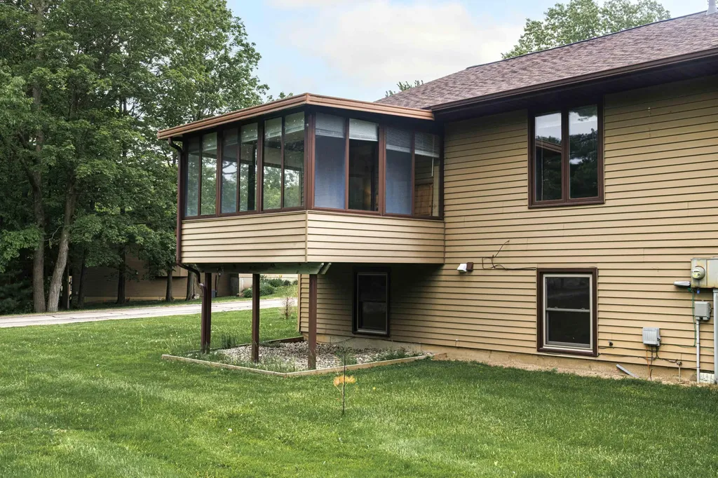 11279 Whispering Creek Drive Allendale Charter Township MI 49401