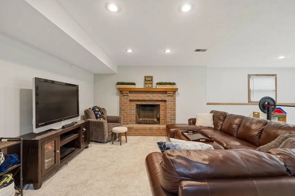 2331 Pheasant Avenue NW Walker City MI 49534