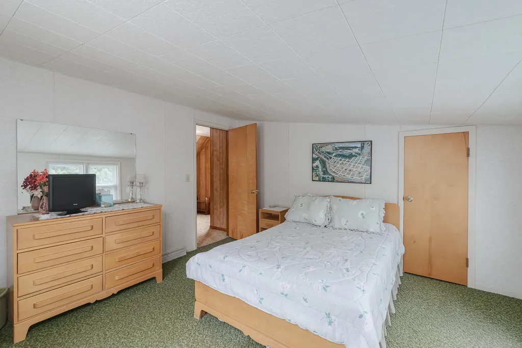 817 Oak Street Manistee City MI 49660