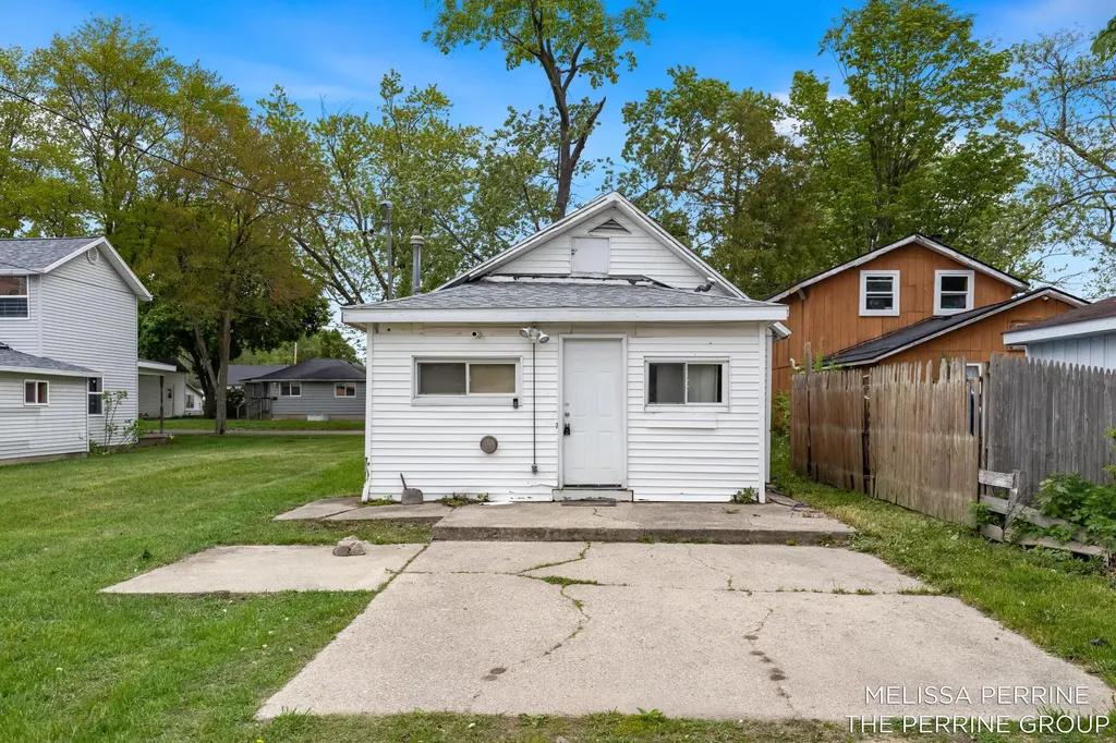 117 2nd Avenue Big Rapids City MI 49307