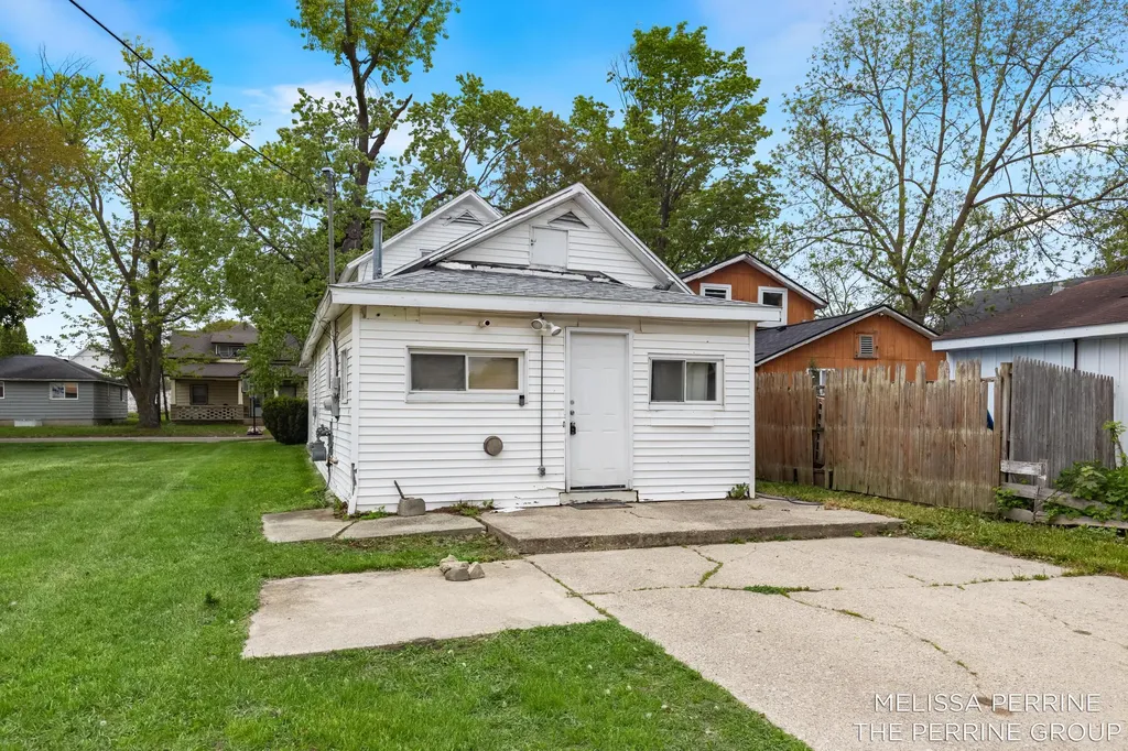 117 2nd Avenue Big Rapids City MI 49307