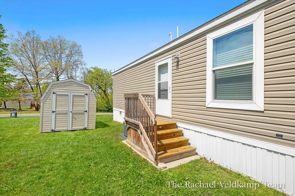 6925 Vinewood Avenue NE Plainfield Charter Township MI 49306