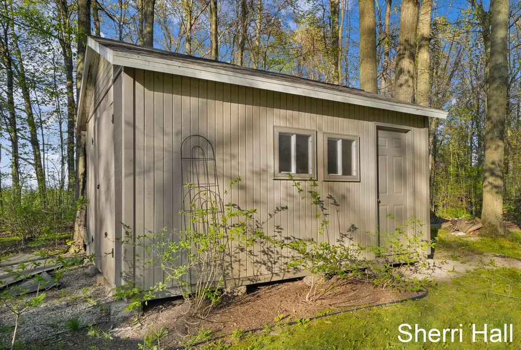 7861 S West County Line Road Eureka Township MI 48838