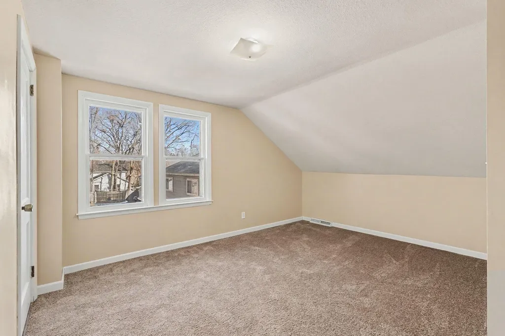 892 W Forest Avenue Muskegon City MI 49441