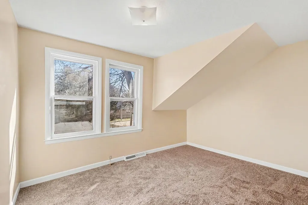 892 W Forest Avenue Muskegon City MI 49441