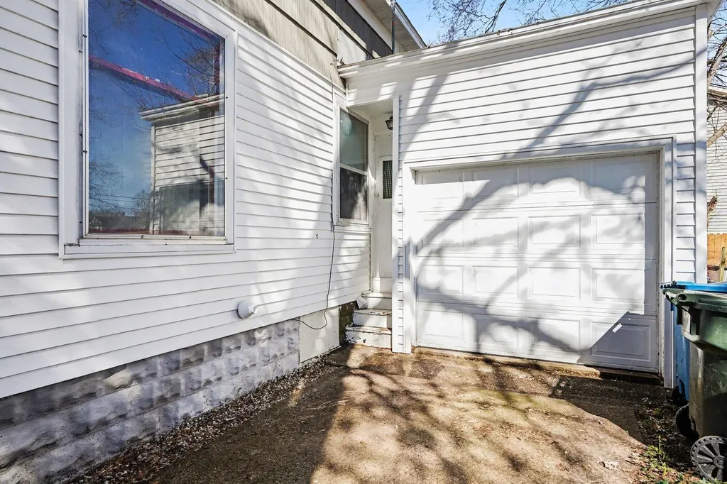 892 W Forest Avenue Muskegon City MI 49441