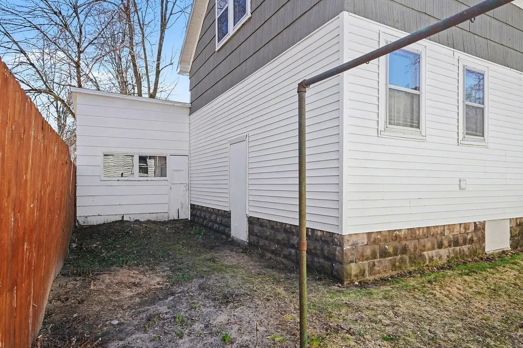 892 W Forest Avenue Muskegon City MI 49441