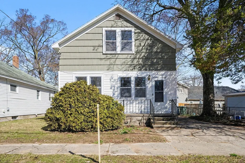 892 W Forest Avenue Muskegon City MI 49441