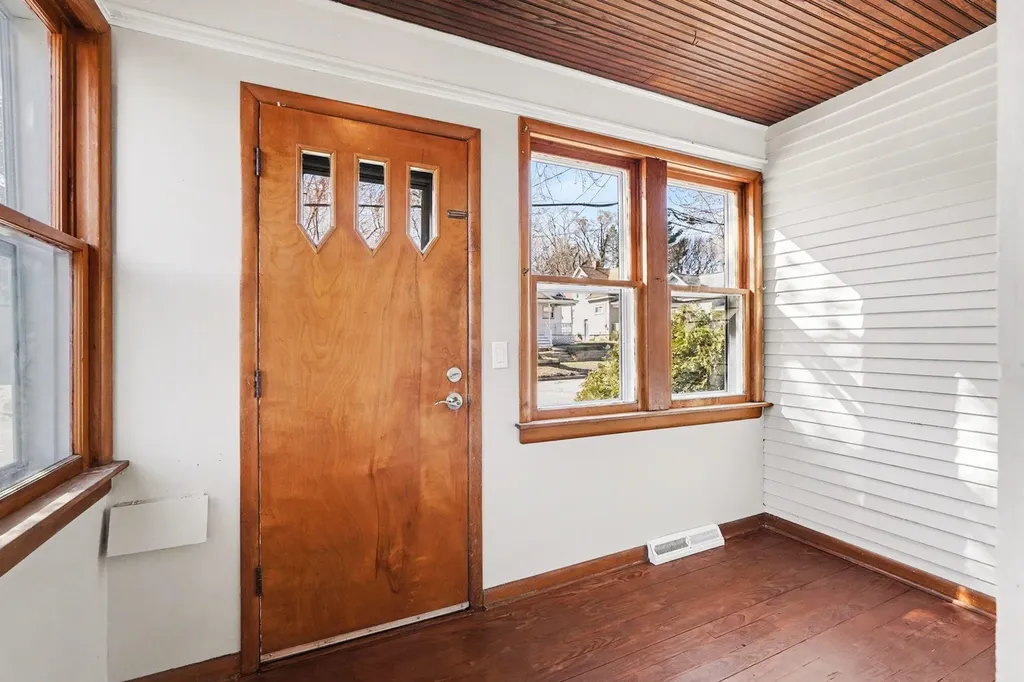 892 W Forest Avenue Muskegon City MI 49441