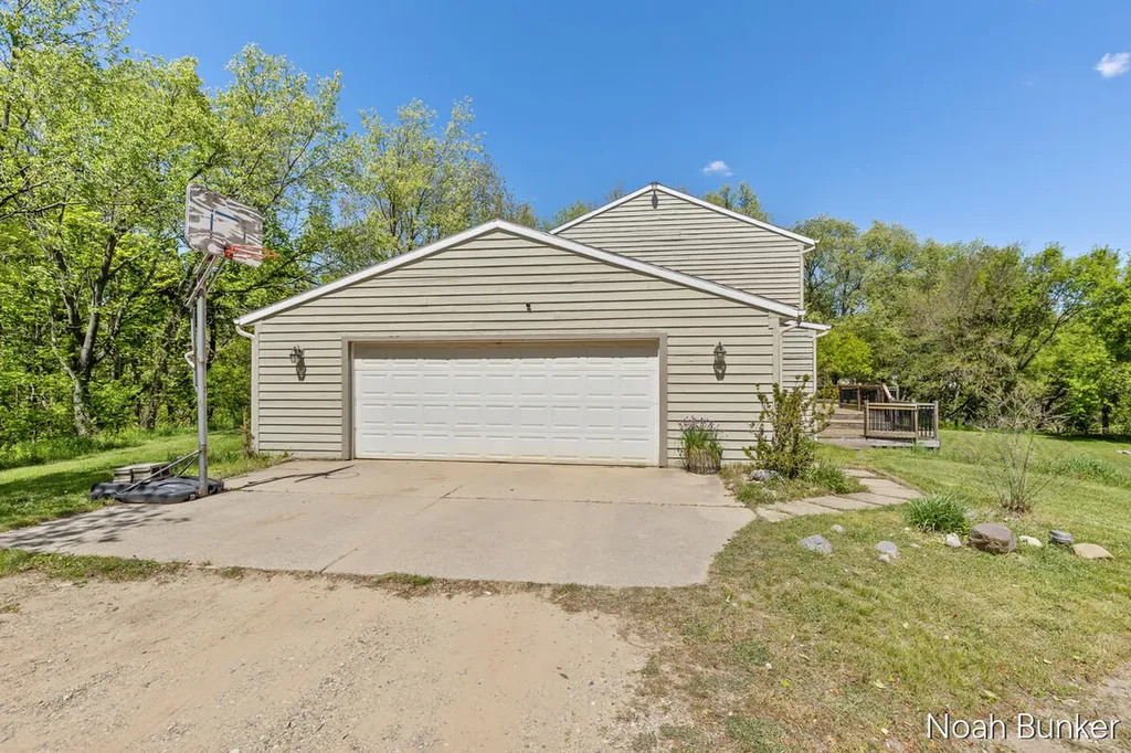 4689 8th Street Leighton Township MI 49316