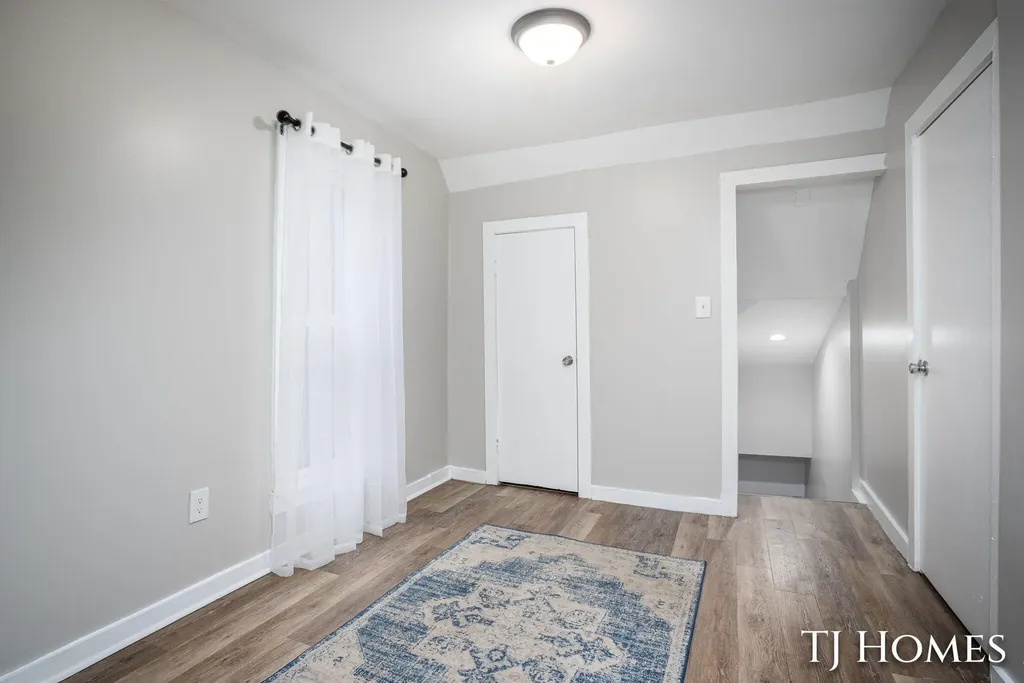 1468 Jiroch Street Muskegon City MI 49442