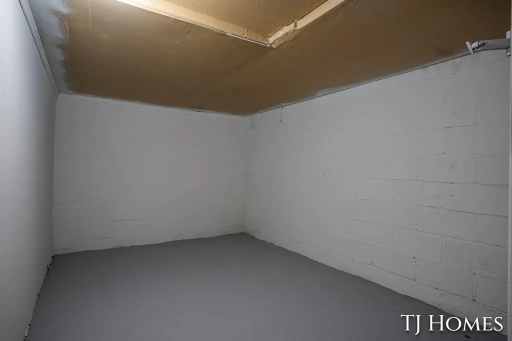 1468 Jiroch Street Muskegon City MI 49442