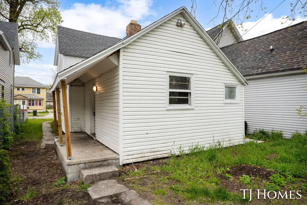 1468 Jiroch Street Muskegon City MI 49442