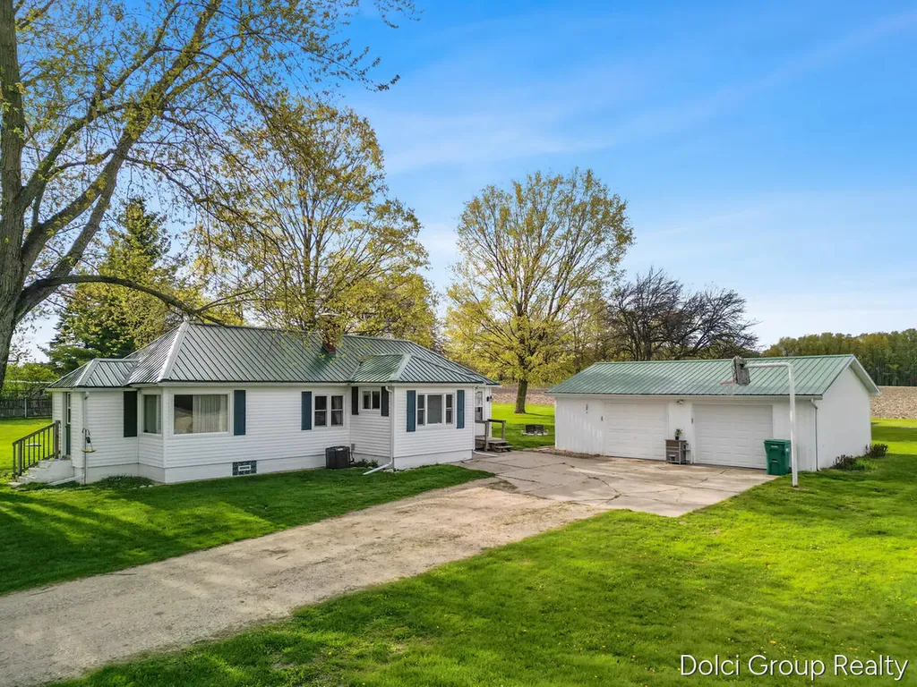 20690 Coolidge Road Green Charter Township MI 49307