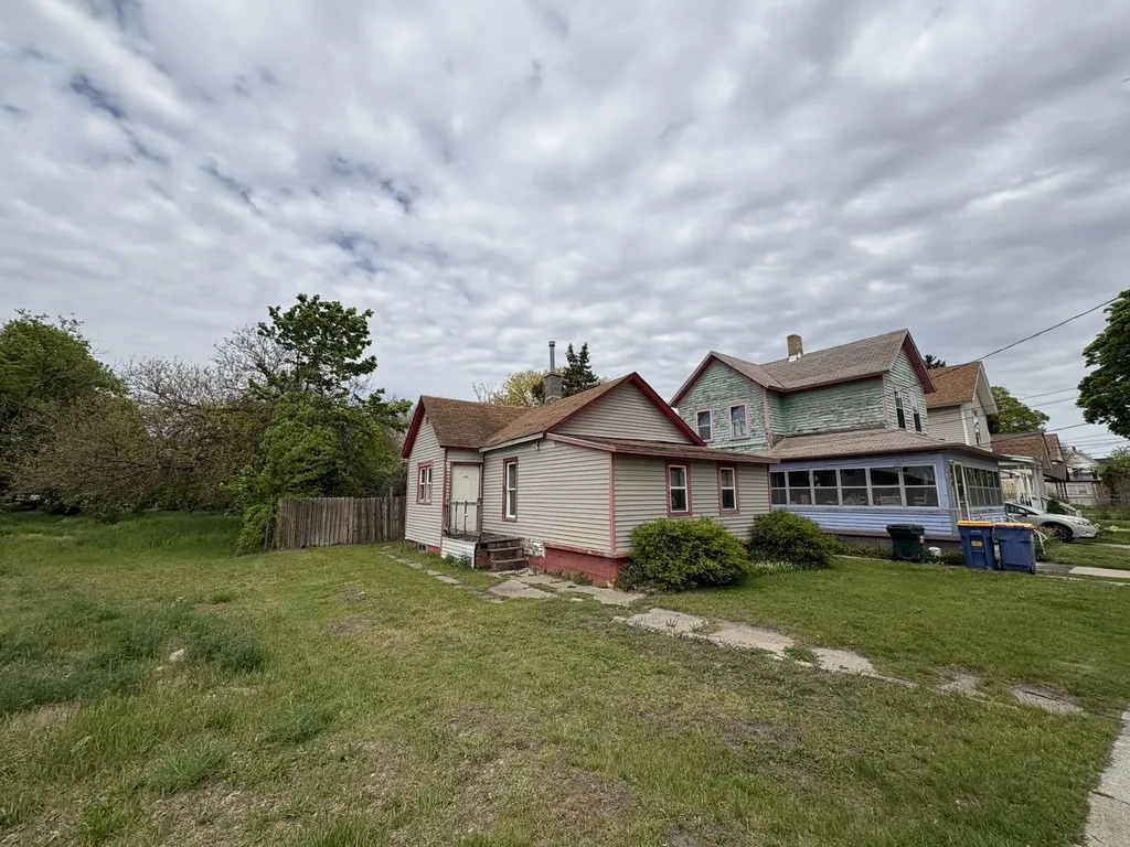 1053 Sheldon Avenue SE Grand Rapids City MI 49507