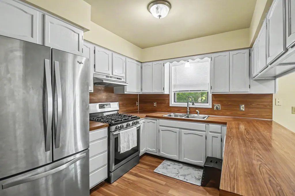 2670 Thorn Creek Street SE Kentwood City MI 49508