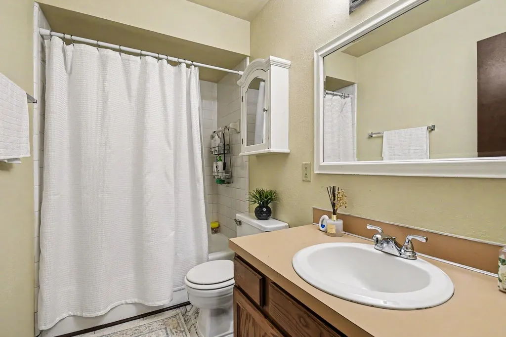 2670 Thorn Creek Street SE Kentwood City MI 49508