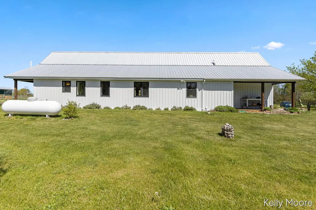 11117 W Snows Lake Road Eureka Township MI 48838