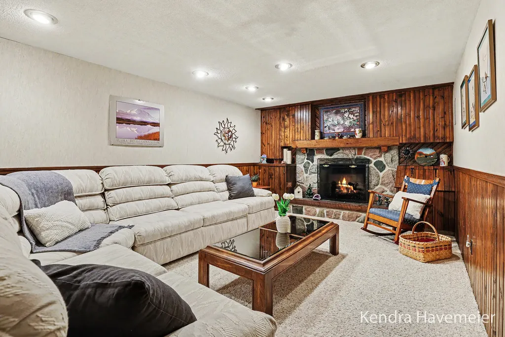 8261 Bush Drive NE Cannon Township MI 49341