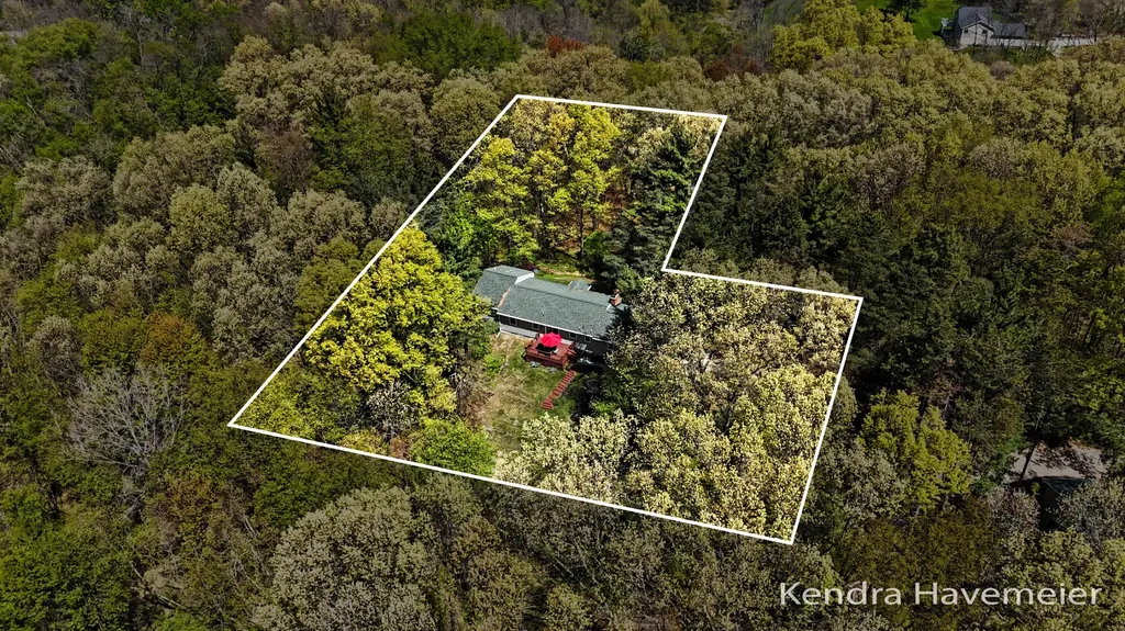 8261 Bush Drive NE Cannon Township MI 49341