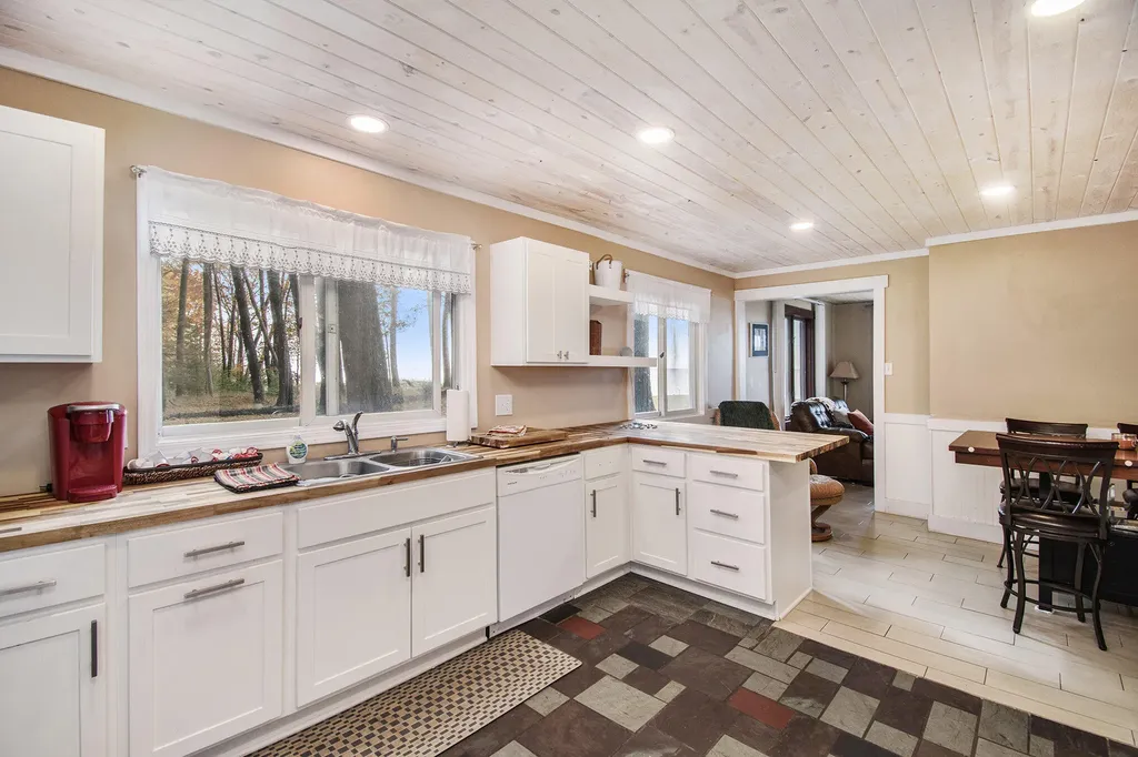 2013 N Scenic Drive Laketon Township MI 49445