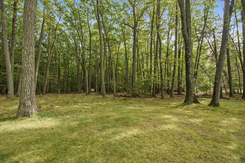 2013 N Scenic Drive Laketon Township MI 49445