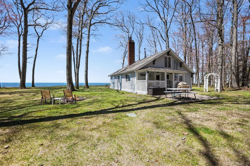 2013 N Scenic Drive Laketon Township MI 49445
