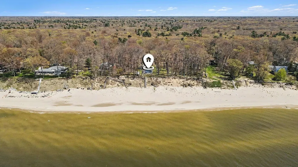 2013 N Scenic Drive Laketon Township MI 49445