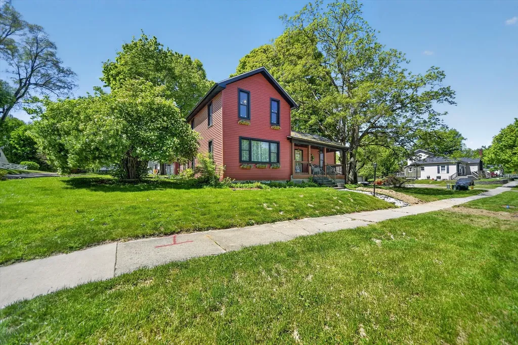 632 Hill Street Portland City MI 48875