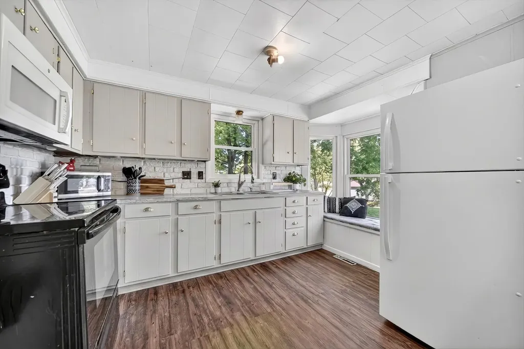 632 Hill Street Portland City MI 48875